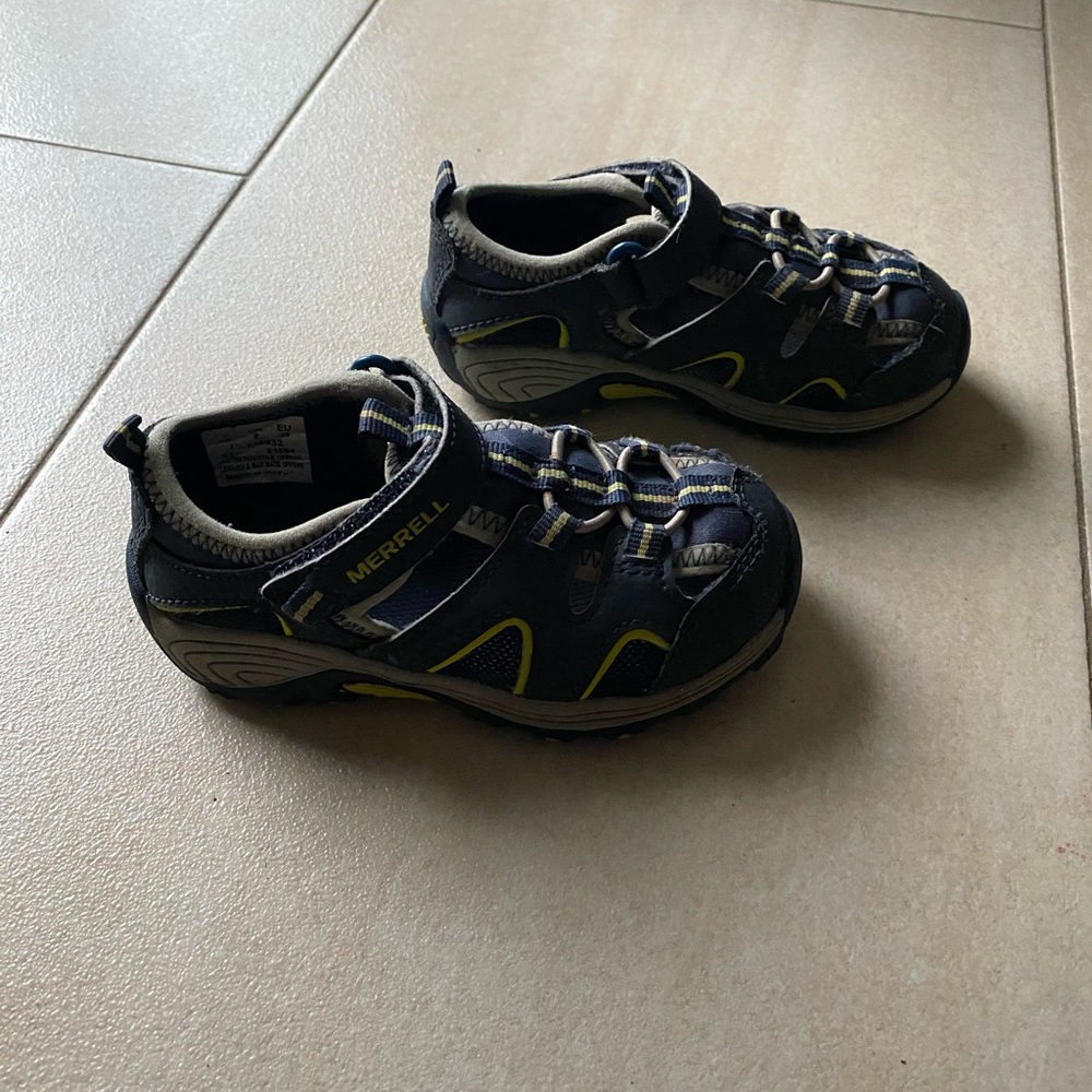 MERRELL Little Kids Hydro 2 Jr - GREAT CONDITION sz. 8